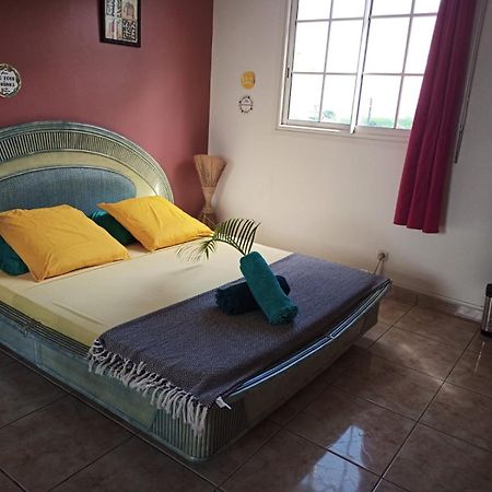 Happy Hippies House Apartamento Sainte-Rose Quarto foto