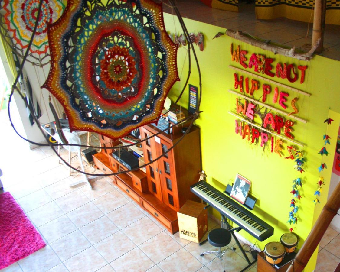 Happy Hippies House Apartamento Sainte-Rose Exterior foto