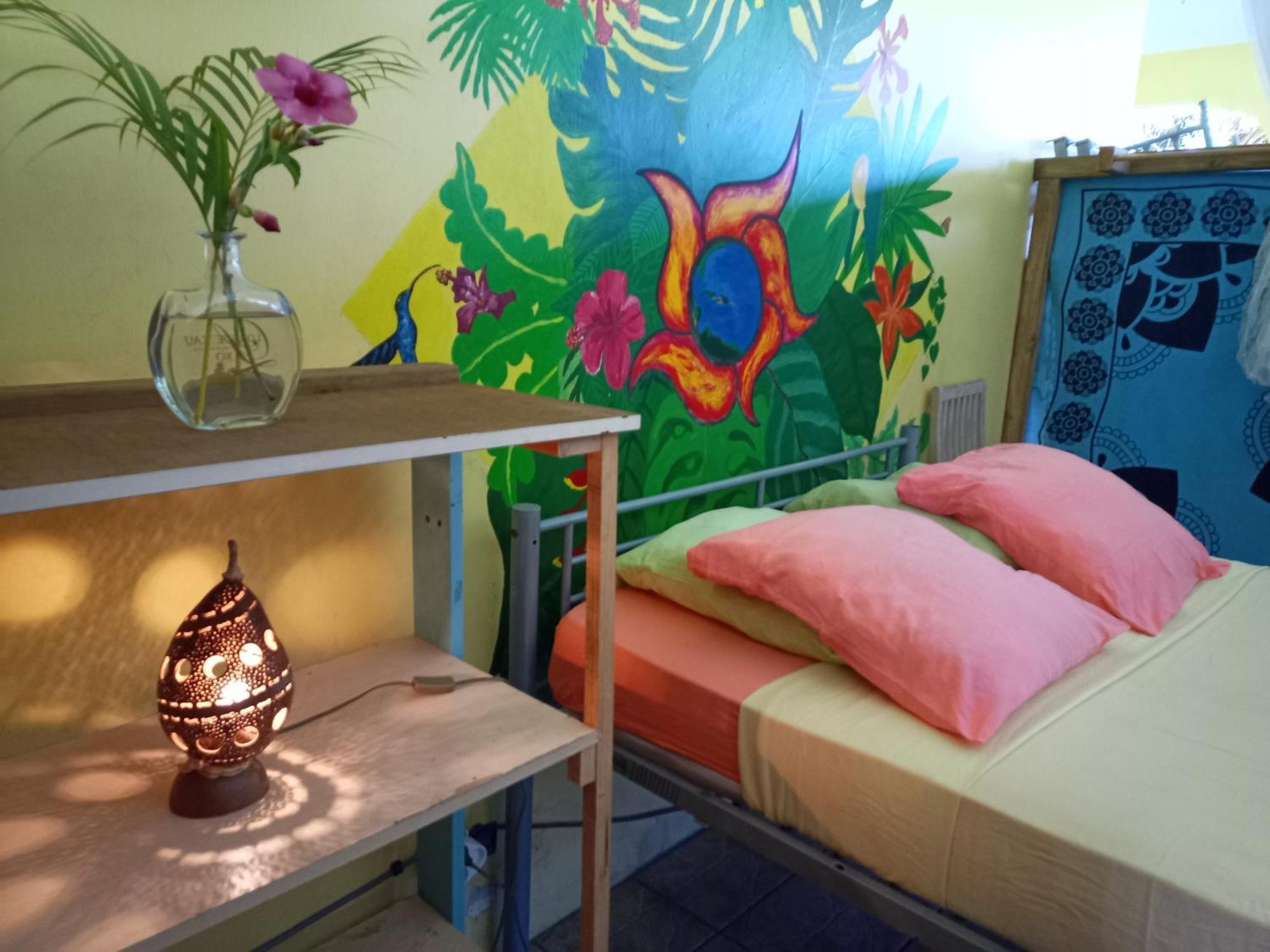 Happy Hippies House Apartamento Sainte-Rose Quarto foto
