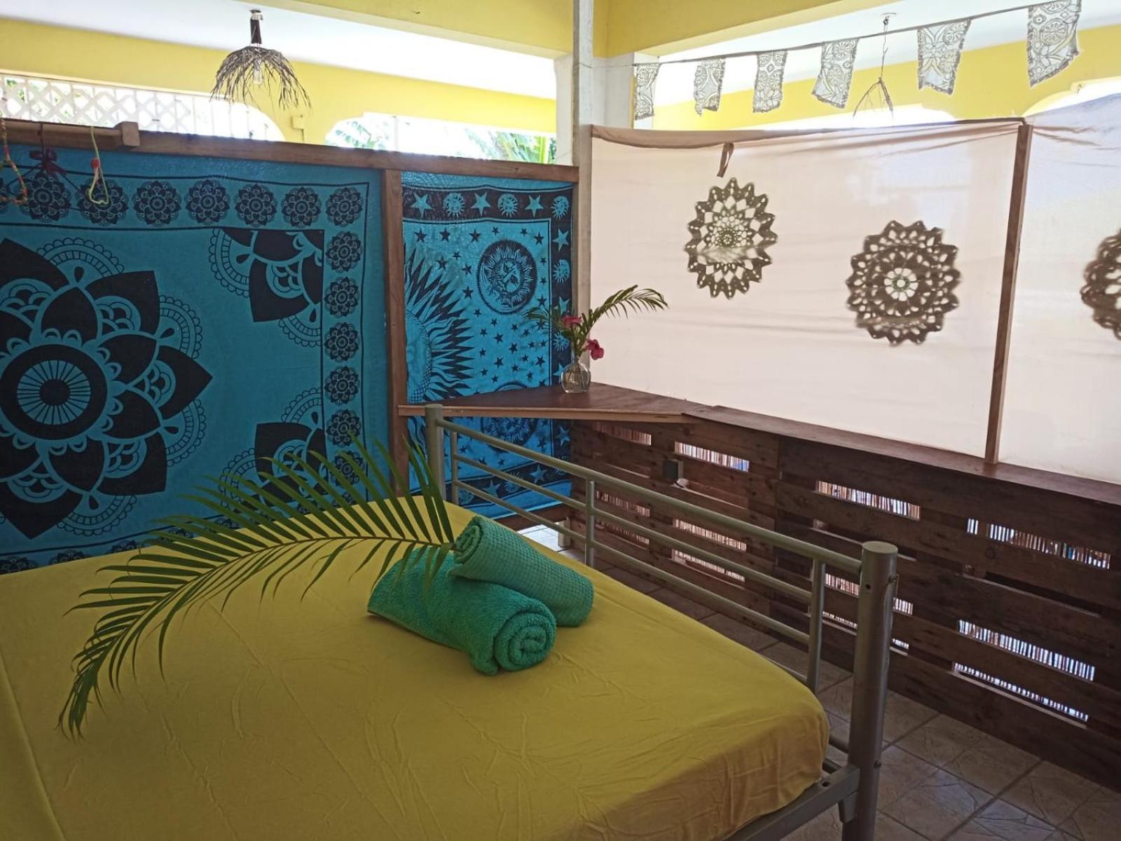 Happy Hippies House Apartamento Sainte-Rose Quarto foto